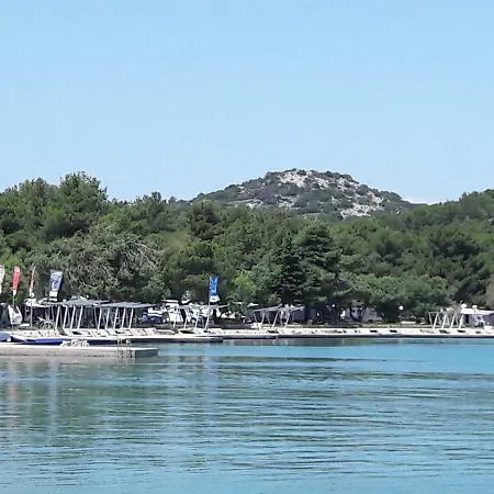 Parque de vacaciones Mobile Homes Albatross Jezera